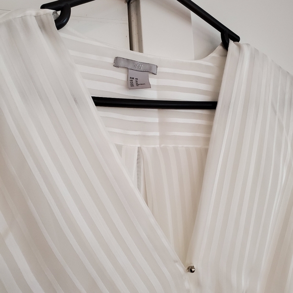Striped White Wrap Sheer Blouse w/ Lining - New - Picture 3 of 6